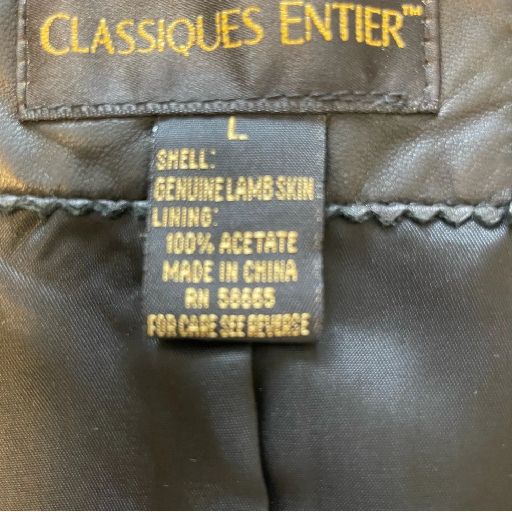 Classiques Entier, black vest. Genuine Lamb skin shell. Women’s size Large - Picture 9 of 9